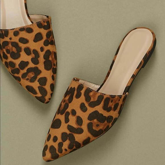 Carole Baskin's Vibe Leopard Pointed Flat Mules - Picture 8 of 8